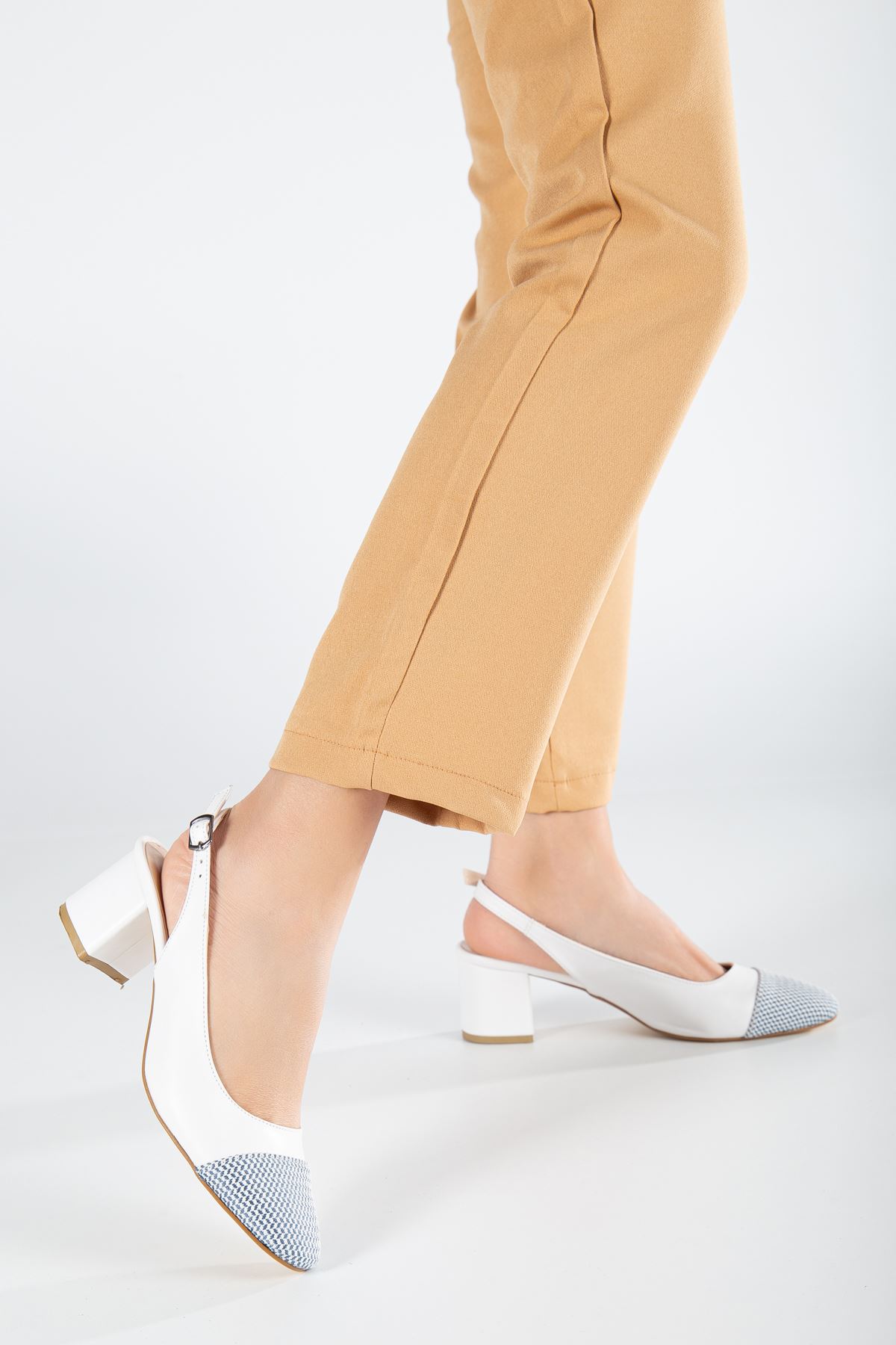 Fred Kadın Desenli Topuklu Ayakkabı Beyaz Cilt